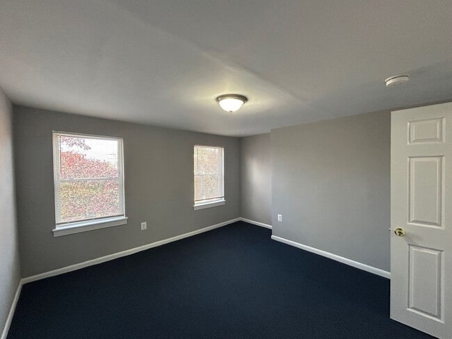 Building Photo - Baltimore - 3 Bedrooms and 1 bath Available!