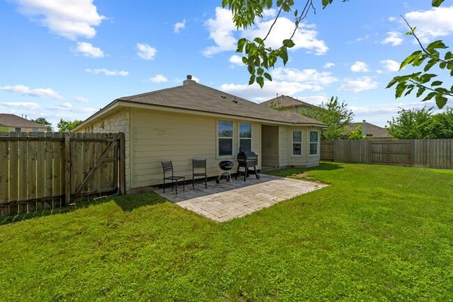 Building Photo - 2004 Dry Season Trail