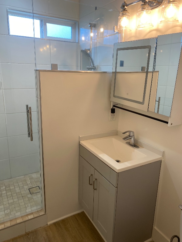 Building Photo - 6071 Lexington Ave