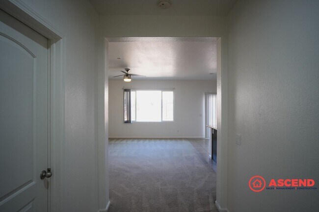 Building Photo - Charming 3 bedroom Home In Southwest!