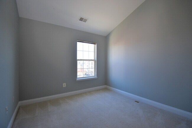 Building Photo - Fantastic 3 Bedroom 2.5 Bathroom Townhouse in KING FARM!