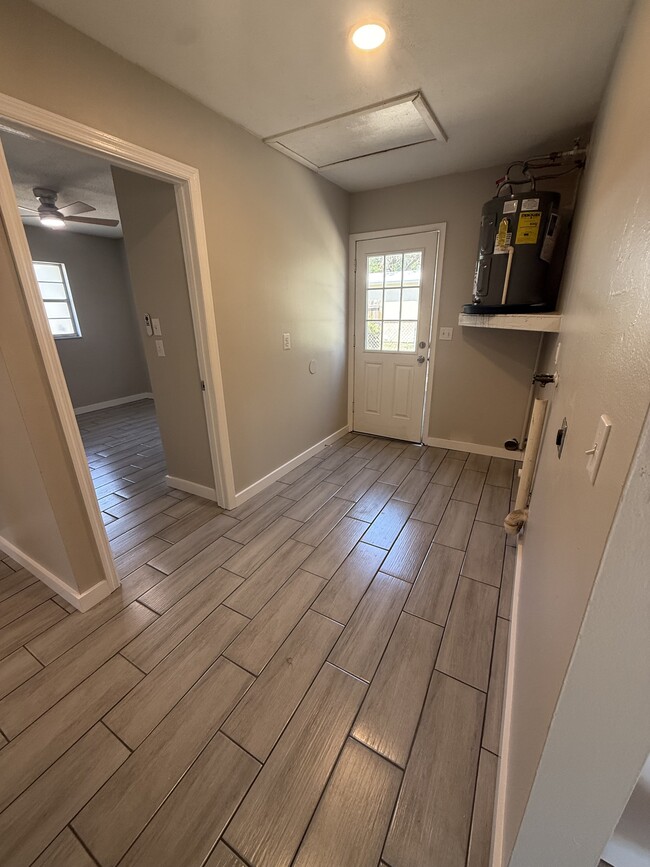 Building Photo - 9251 Adler St