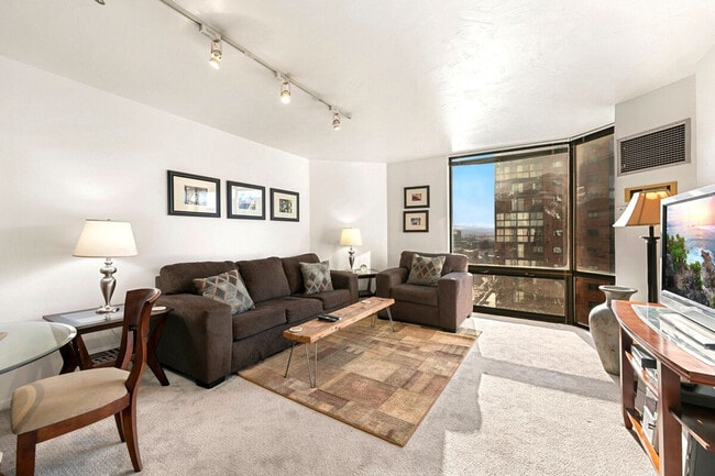 Building Photo - 1675 Larimer St