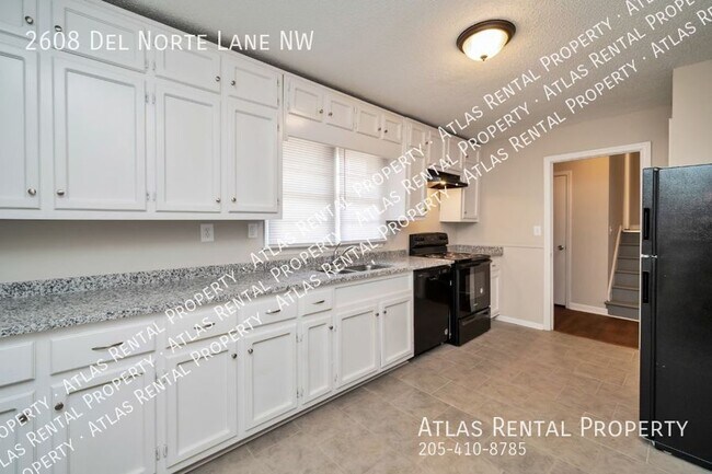 Building Photo - 2608 Del Norte Ln NW