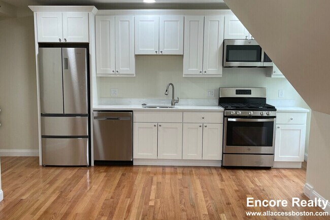 Building Photo - 12 Harris St