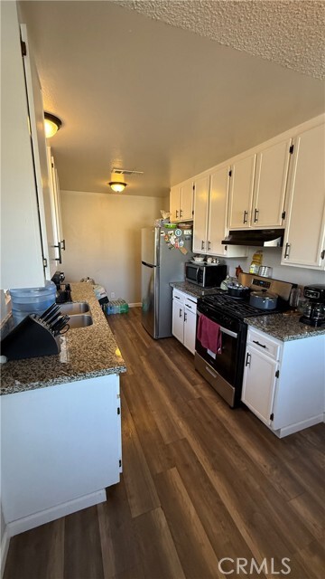 Building Photo - 1835 Pueblo Dr