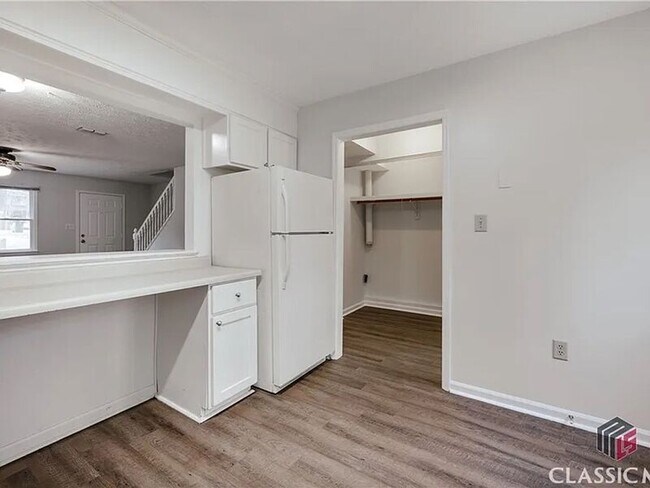 Building Photo - 209 Highland Park Dr
