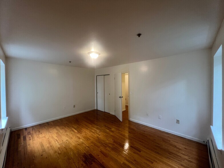Building Photo - 505 Elizabeth Ave