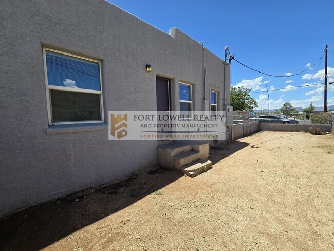Building Photo - One Bedroom with Yard at Stonedale Apartme...