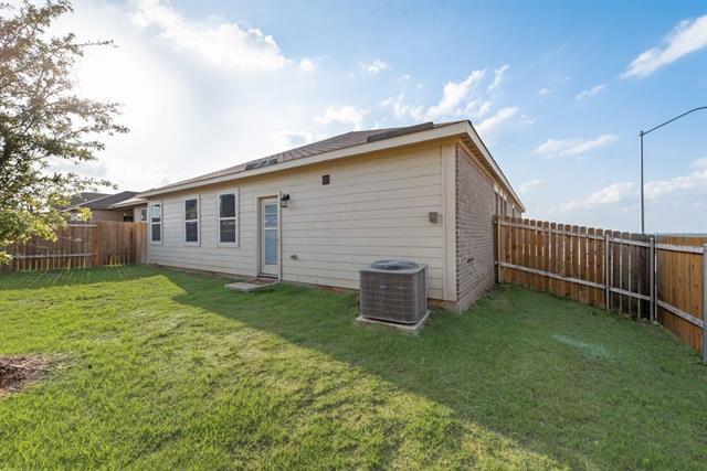 Building Photo - 7621 Lumber Jack Ln