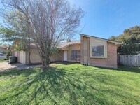 Building Photo - 10059 Emerald Creek Dr