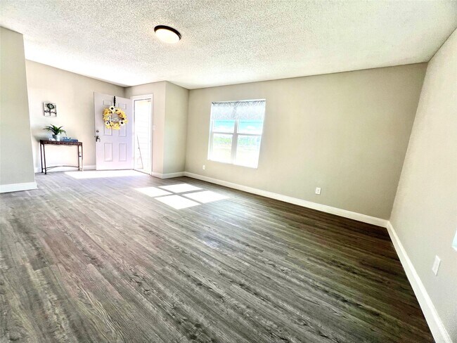 Building Photo - 1030 San Felipe Rd