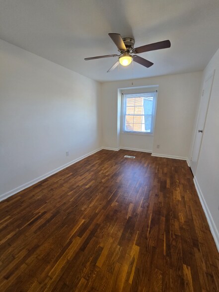 Building Photo - 2650 Wayside Dr