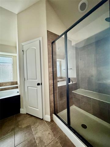 Building Photo - 667 Sharpley Dr