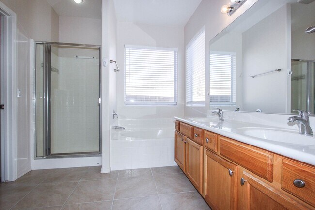 Building Photo - Pronghorn Ranch Amenities