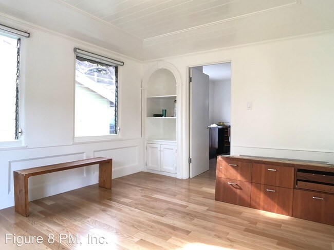 Building Photo - 2 br, 1 bath Apartment - 1947 Hyperion Ave