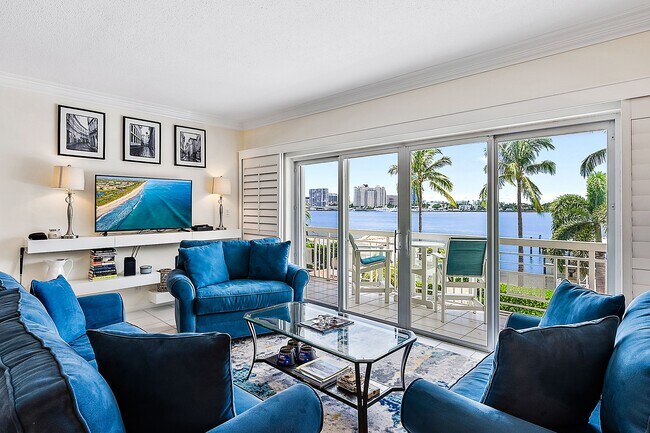 Primary Photo - 250 Bradley Pl