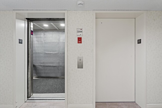 Building Photo - 3100 N Hwy A1A