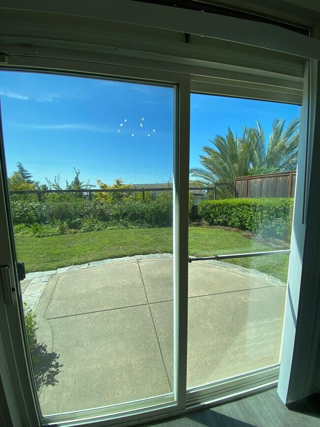 Building Photo - Castlerock Gated Community off Hilborn! Be...