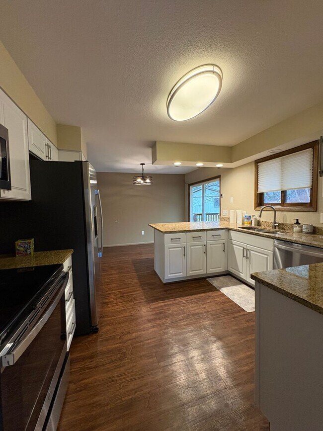 Building Photo - 3109 Forysthia Blvd - 3 bed 3 bath Home