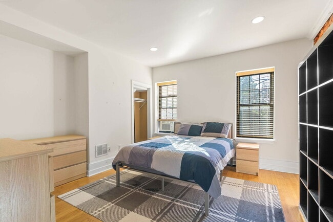 Building Photo - 933 N 30th St