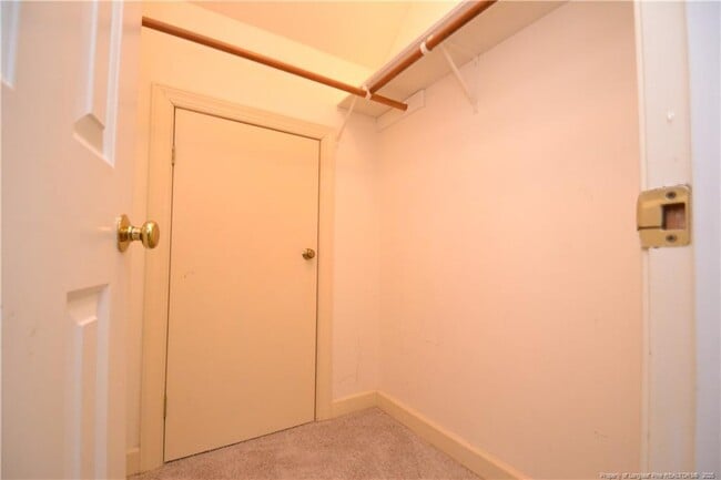 Building Photo - 111 Long Shadow Ln