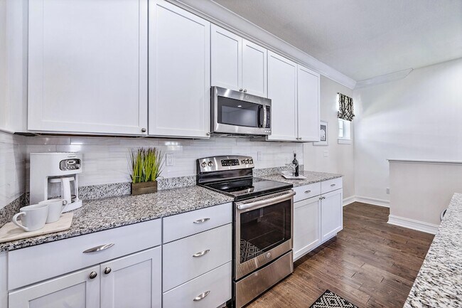 Building Photo - 148 Botanica Dr