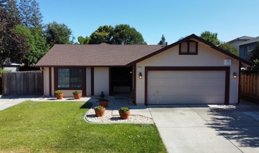 Building Photo - Charming 3 Bedroom, 2 Bath Home in a Prime Neighborhood!