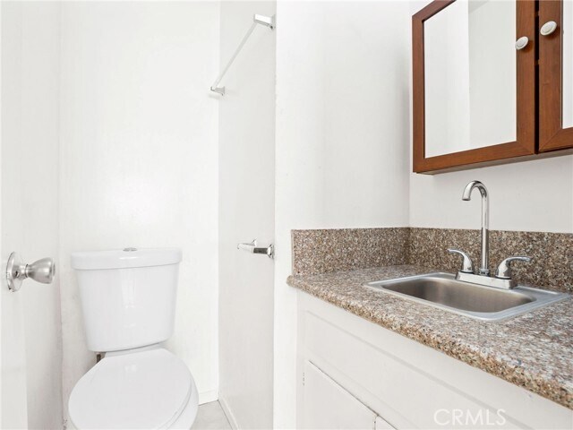 Building Photo - 9918 Ramona St