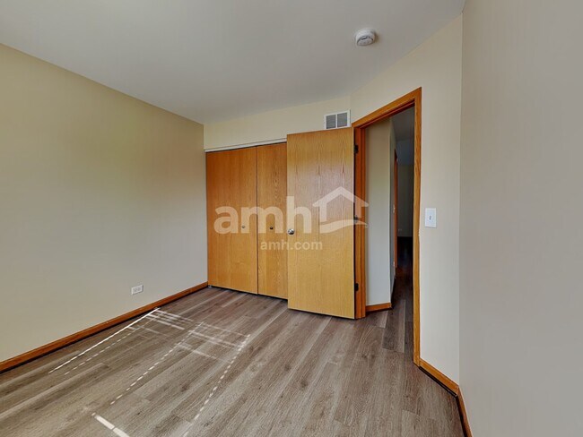 Building Photo - 1217 Violet Ln