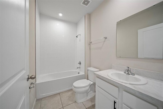 Building Photo - 489 Panaro Ln