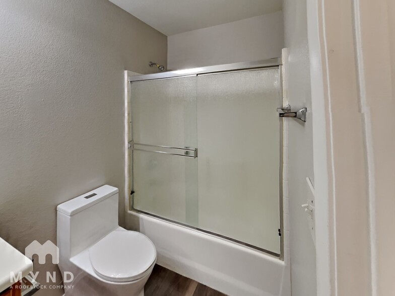 Building Photo - 514 Oak Island Dr