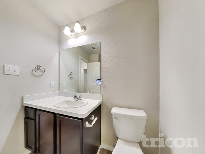 Building Photo - 9727 Marbach Hl