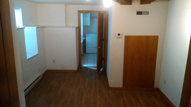 Building Photo - 405 S Page St