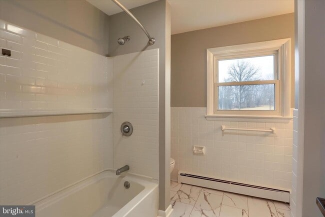 Building Photo - 685 Knight Rd