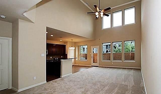 Building Photo - 3739 Venice Dr