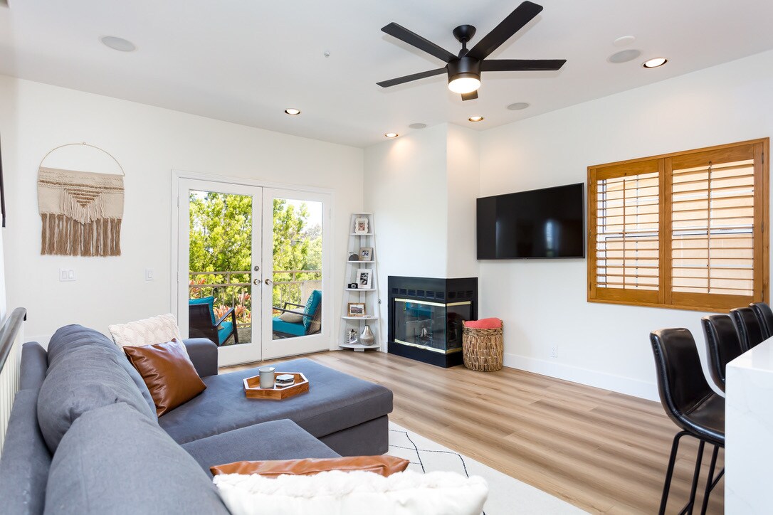 Building Photo - 919 W Lewis St