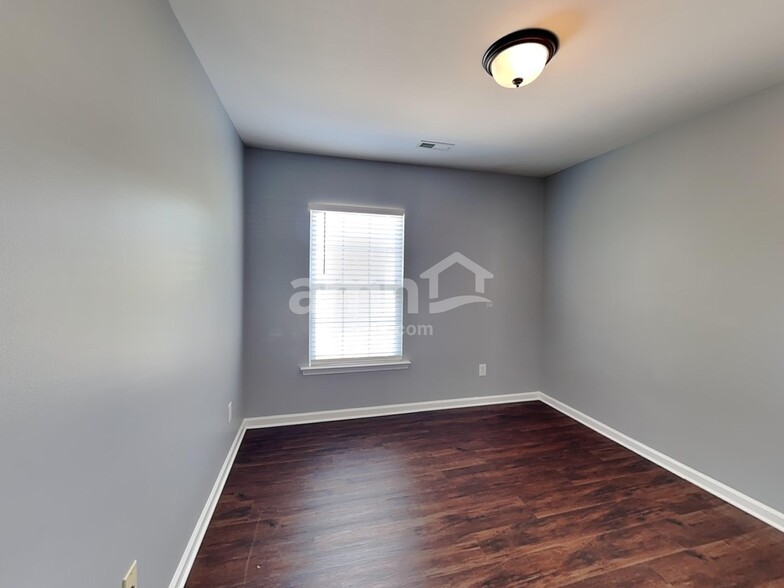 Building Photo - 3390 Merchant Ln
