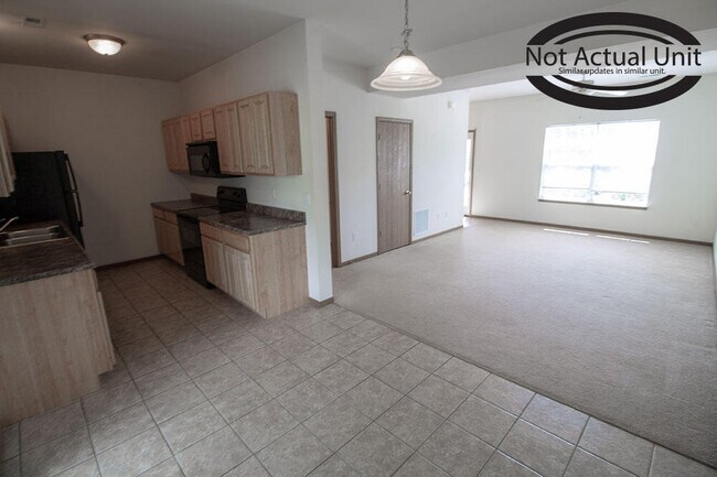 Building Photo - 1615 Citadel Dr