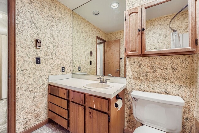 Building Photo - 345 N Chipmunk Cir