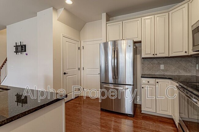 Building Photo - 14 Irvington Dr