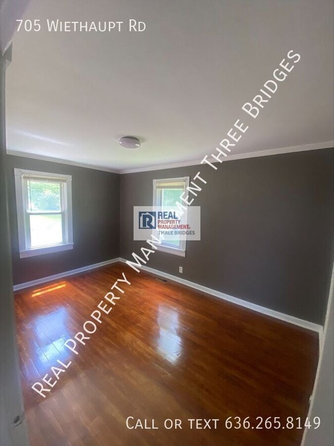 Building Photo - 705 Wiethaupt Rd