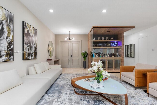 Building Photo - 9529 Eden Roc Ct