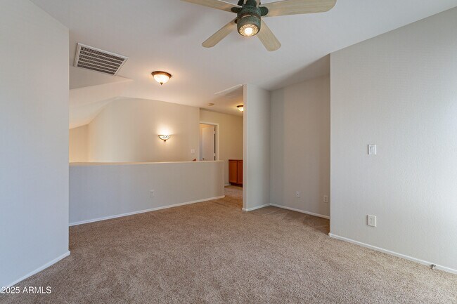 Building Photo - 2421 W Indigo Dr