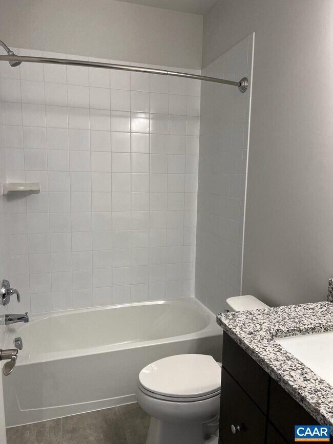 Building Photo - 807 Wesley Ln