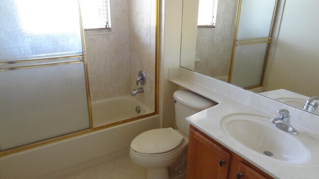 Building Photo - 5404 Sunseeker Blvd