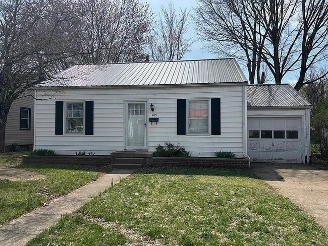 Primary Photo - 189 N Park Dr