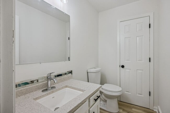 Building Photo - 6137 Quince Rd