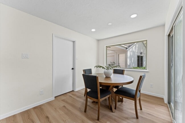 Building Photo - 2914 Riata Ln