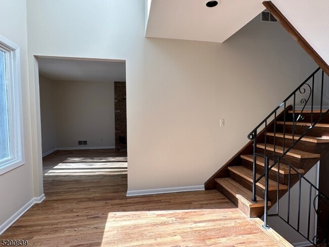 Building Photo - 54 Water St